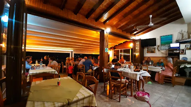 Amfiliki Pansion Tavern