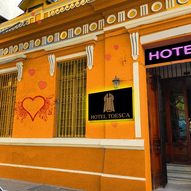 Hotel Toesca...