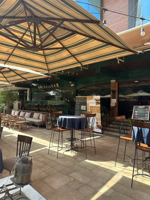 Ooh Pitara Bar & Kitchen