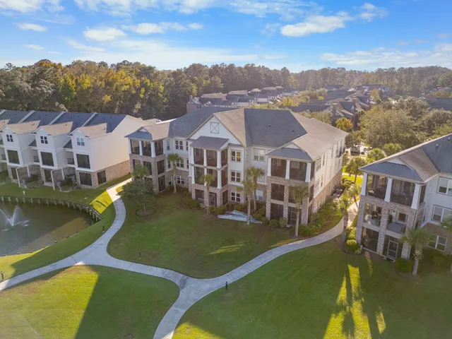 The Villas at River Oaks