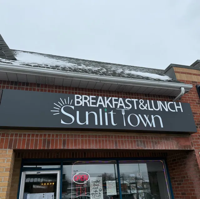 Sunlit Town Breakfast&Lunch