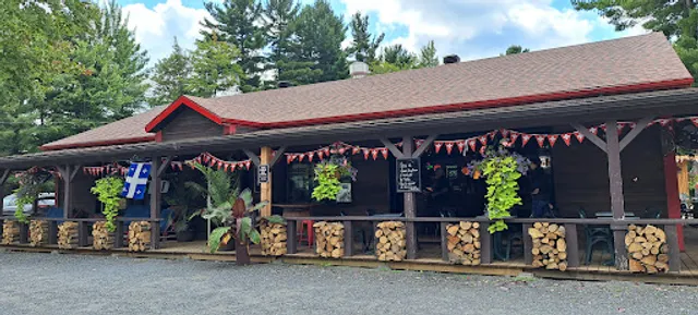 Illégal 255 Resto / Bar