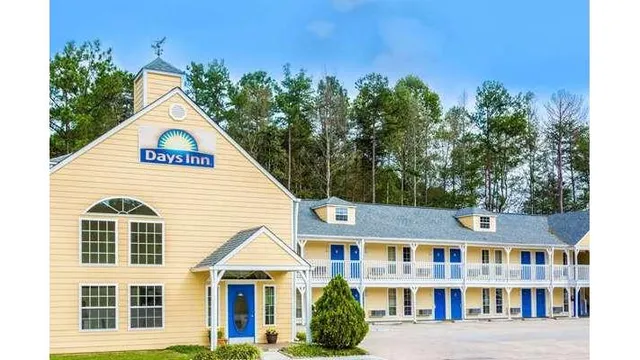 Days Inn by Wyndham Cornelia