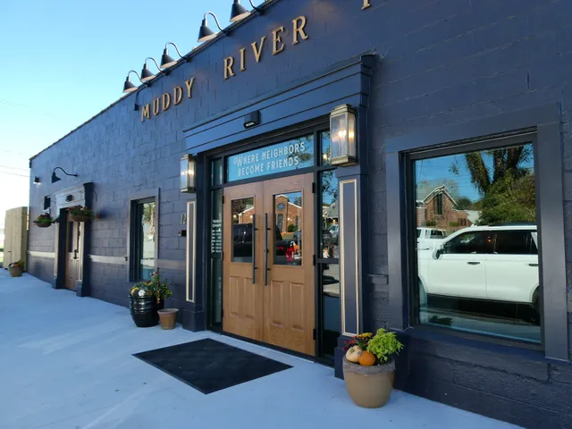 Muddy River Tavern