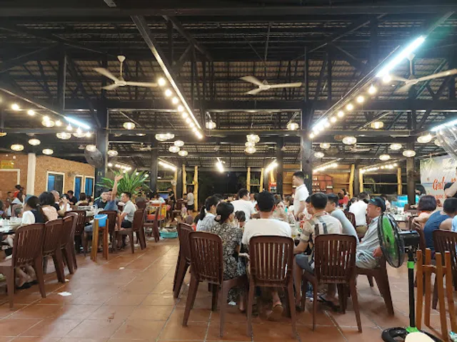 nhà hàng chez dugong