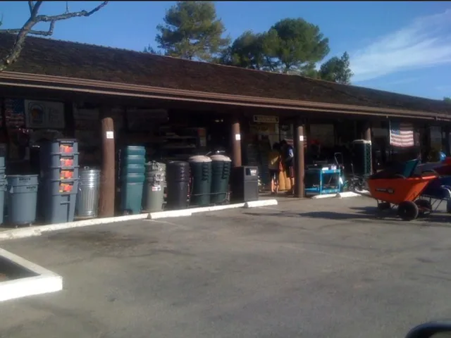 Portola Valley Hardware & Feed