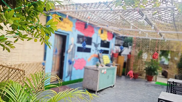 Dark Night Cafe and lounge