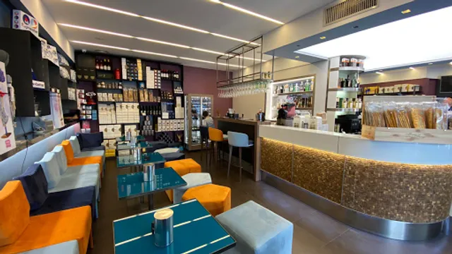 Cardinal - Cafè & Champagne