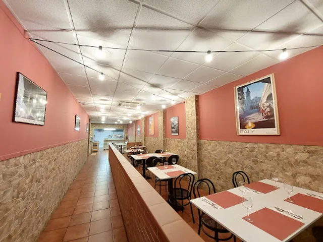 Pízzico. Pizzeria italiana