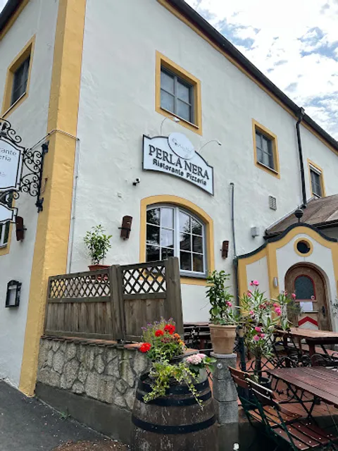 Perla Nera Ristorante-Pizzeria-Bar