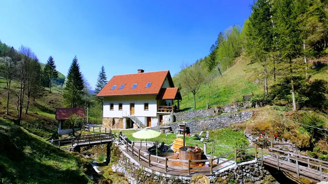 Country house by Hotenjka