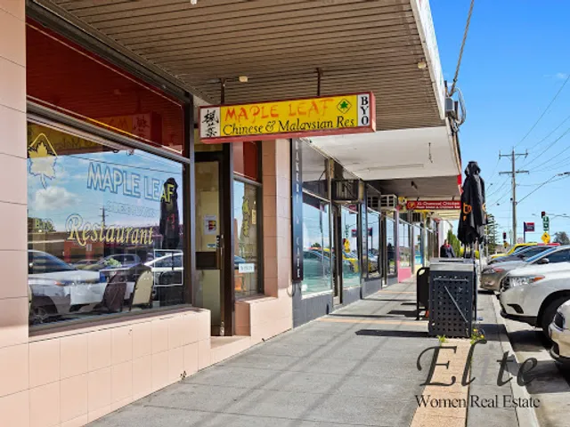 Maple Leaf Chinese & Malaysian Restaurant