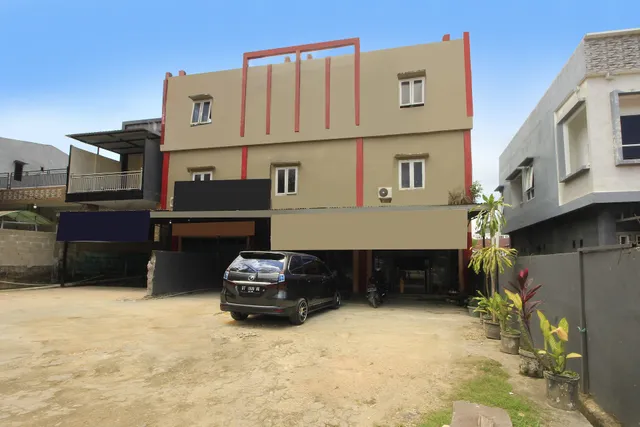 OYO 91855 Big Hotel Kendari