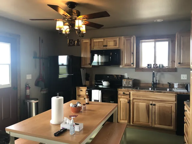 Shedhorn Cabins & Horse Motel