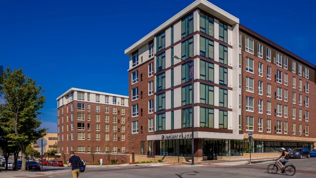 Yugo Columbia District Flats