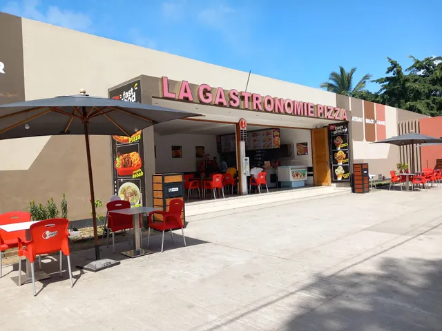 La Gastronomie Pizza - front de mer Toamasina