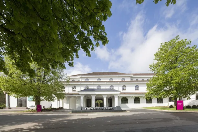 Crowne Plaza Gerrards Cross by IHG