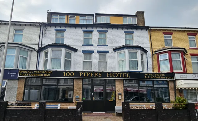 100 Pipers Hotel