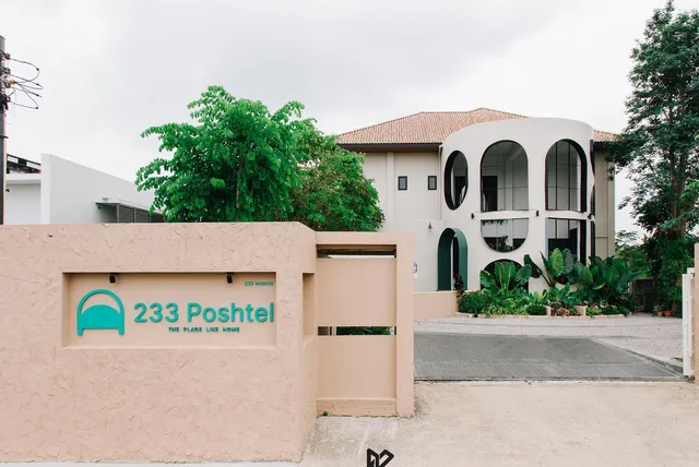 233Poshtel