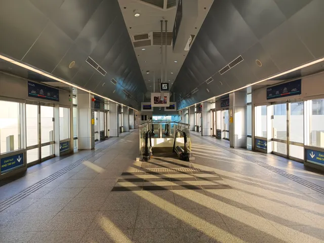 Nakheel Mall Monorail Station