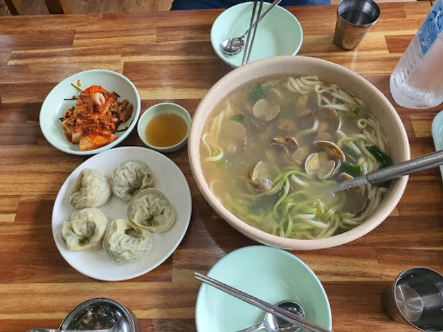 천수만바지락칼국수낙지마당