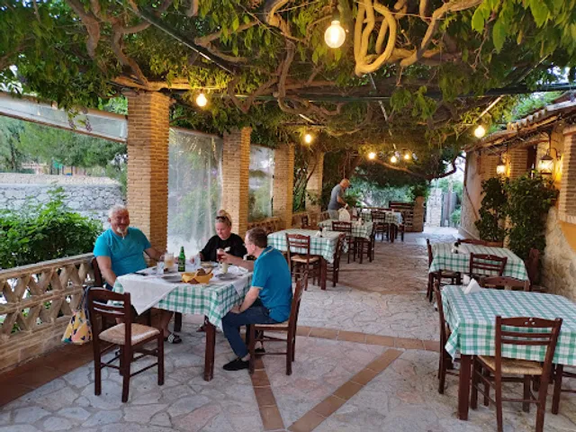 Mpampis “Ο Βλαχος”family taverna