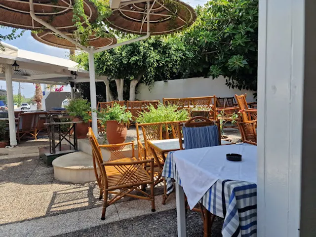 Levantes Restaurant, Cafe Bar