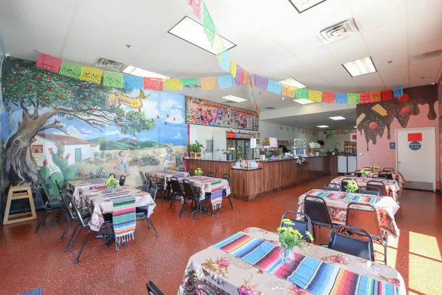 Paleteria Y Neveria La Monarca