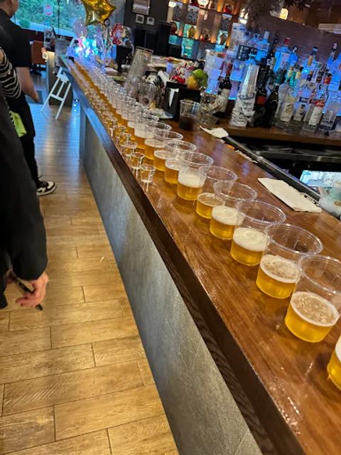 Meet Izakaya Ramen & Bar / Mihana