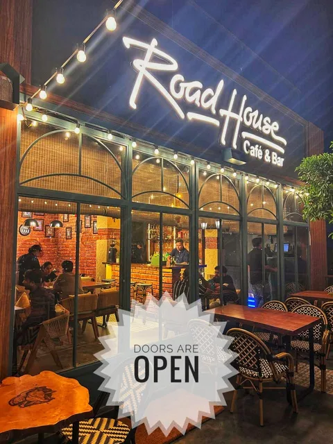 RoadHouse Cafe and Bar