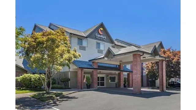 Comfort Inn & Suites Tualatin - Portland South
