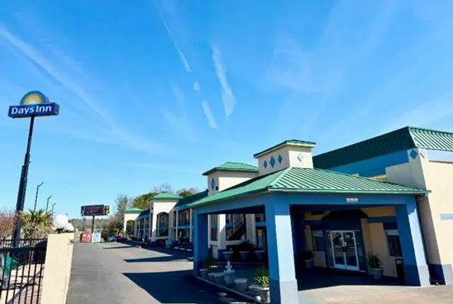 Days Inn by Wyndham Greenville