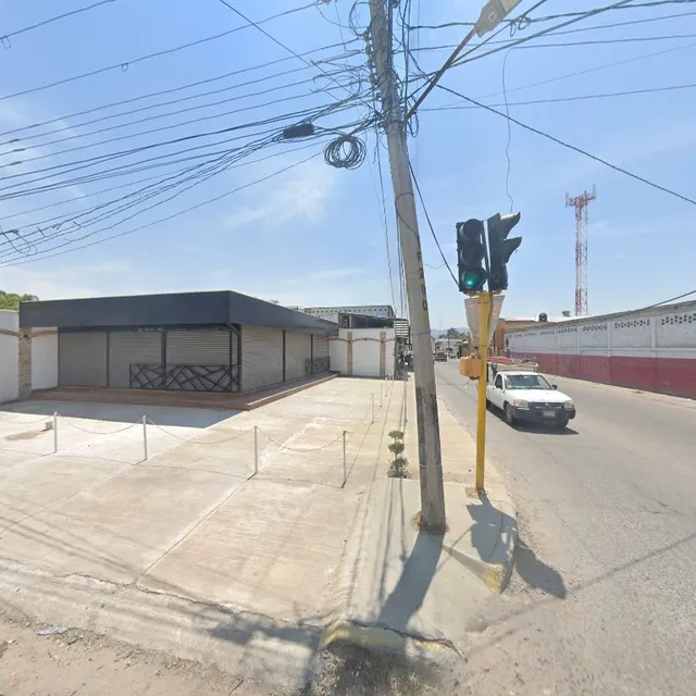 Taqueria Los Cuñados Parking