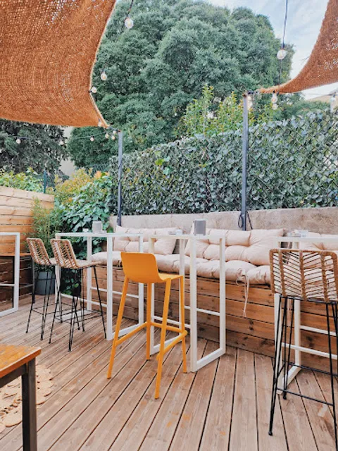 Cave & Bar à vins Castel nos vins.