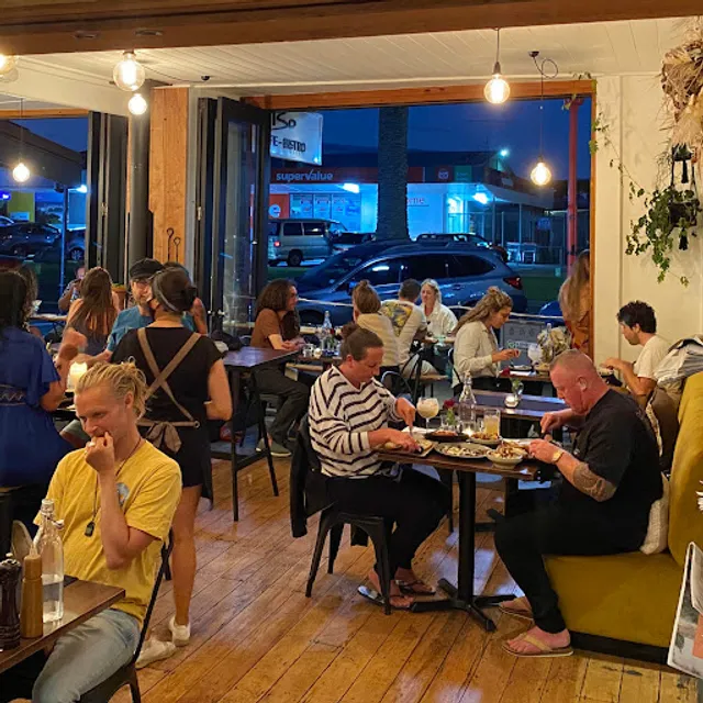 ISO Raglan • Bistro • Cocktail Lounge