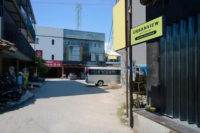 Urbanview Hotel Sayang Makassar