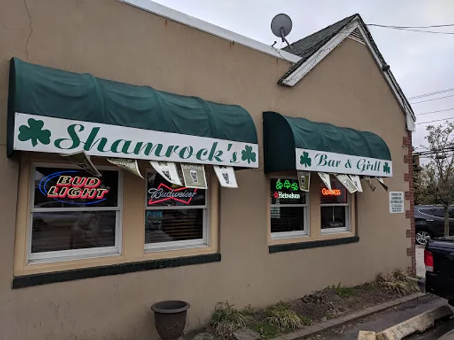 Shamrocks Bar & Grill