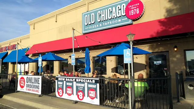 Old Chicago Pizza + Taproom