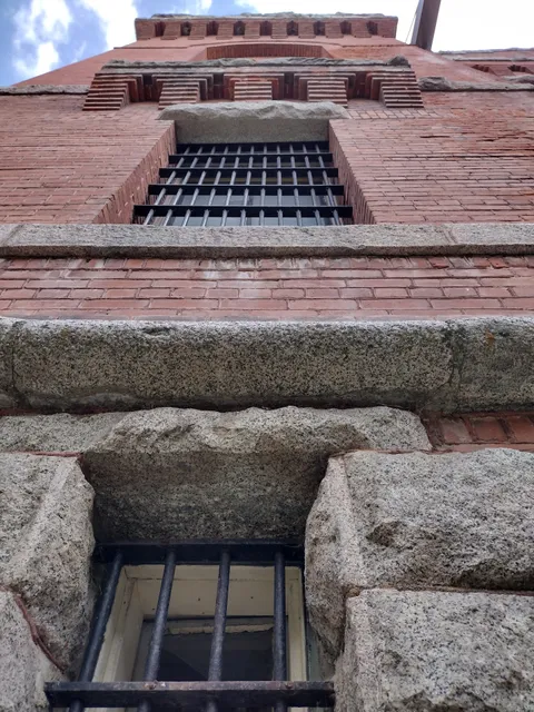 Territorial Antiques & Uniques