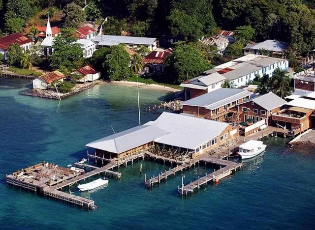 Utila Lodge Resort and Marina