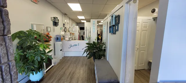 Joaldi's Fashion and Alterations LLC.