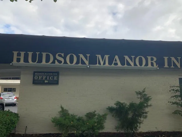 Hudson Manor Inn
