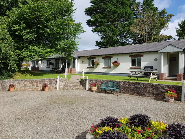 Broomhill Manor Cottages