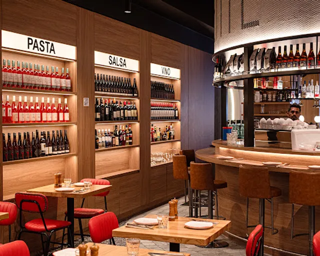 Casa Nova Italian Restaurant & Bar, Green Hills