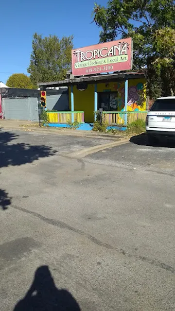 Tres Hombres Sports Bar and Restaurant