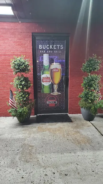 Buckets Bar & Grill