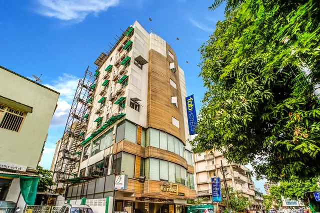 FabHotel Loharkar - Hotel in Ramdaspeth, Nagpur