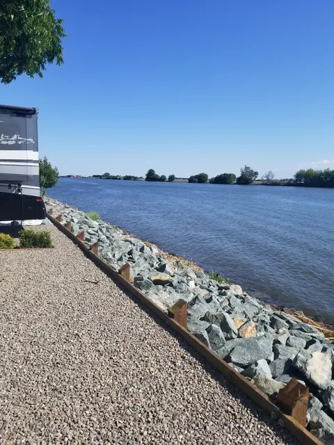 RiverPoint Landing Marina-Resort