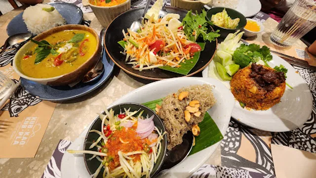 KubKao' KubPla Siam Paragon