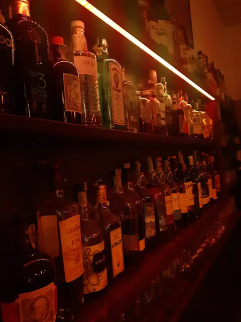 21 STREET Cocktail Bar